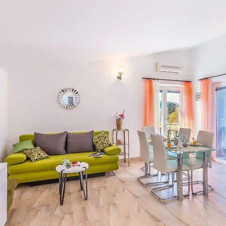 2 Bedroom Beautiful In Daire