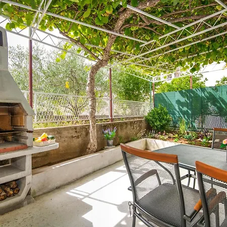 2 Bedroom Beautiful In
