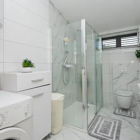 2 Bedroom Beautiful In
